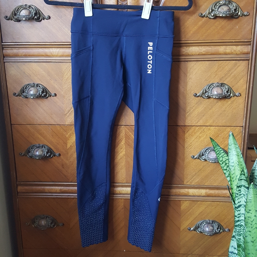 Lululemon peloton Scallop Leggings Reflective dots